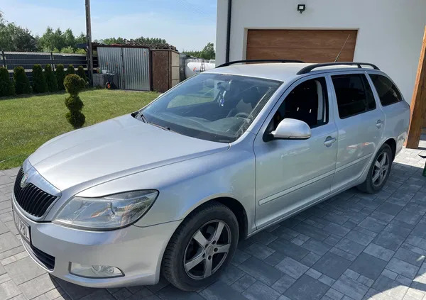 samochody osobowe Skoda Octavia cena 18800 przebieg: 240000, rok produkcji 2009 z Toruń